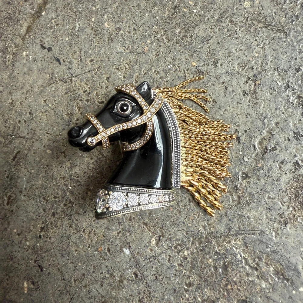 Vivienne Westwood Rare Horse Earrings w/ Swarovski Crystals and dangly gold - Picture 10 of 10